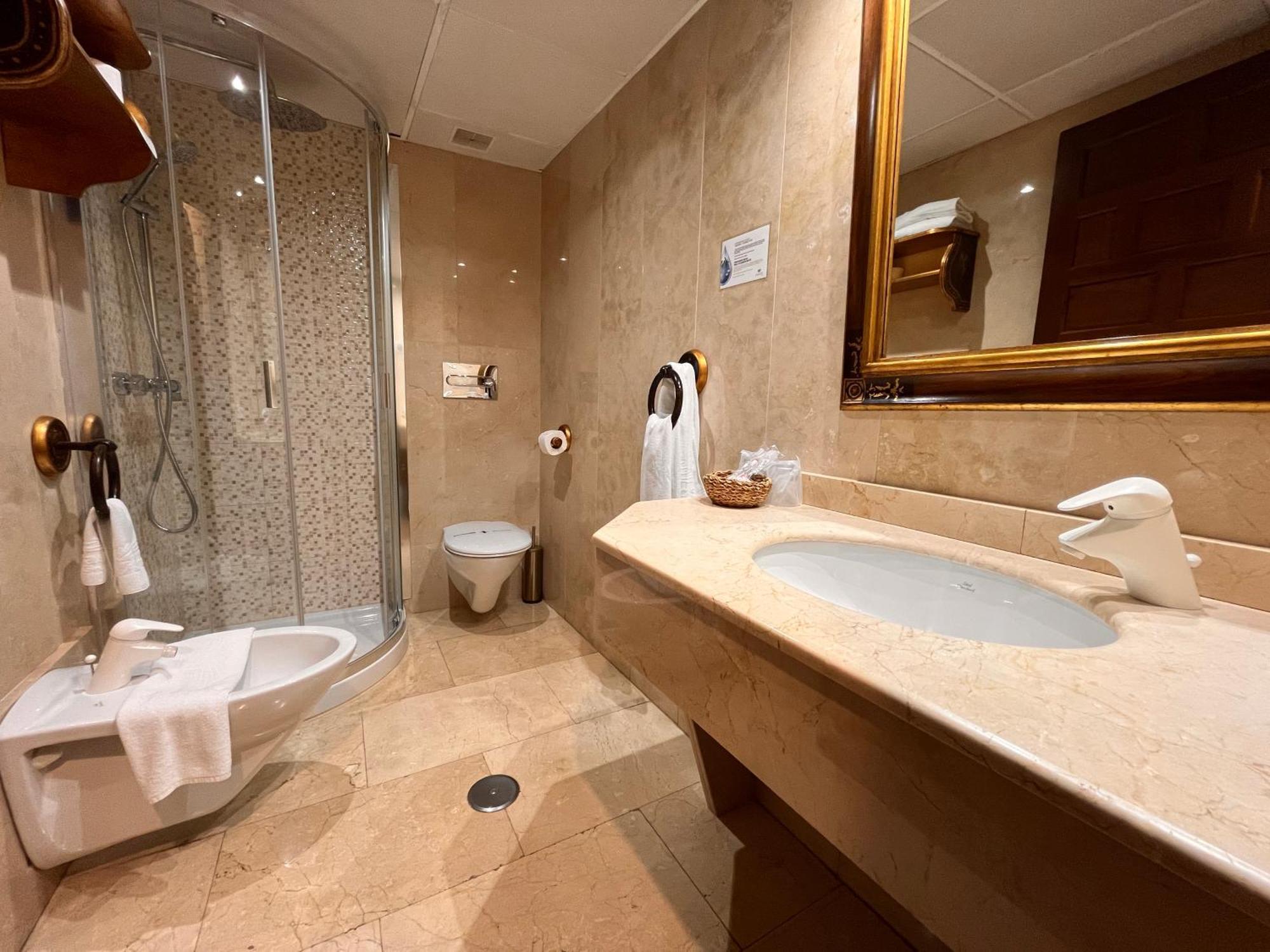 Hotel Microtel Placentinos Salamanca Exteriör bild